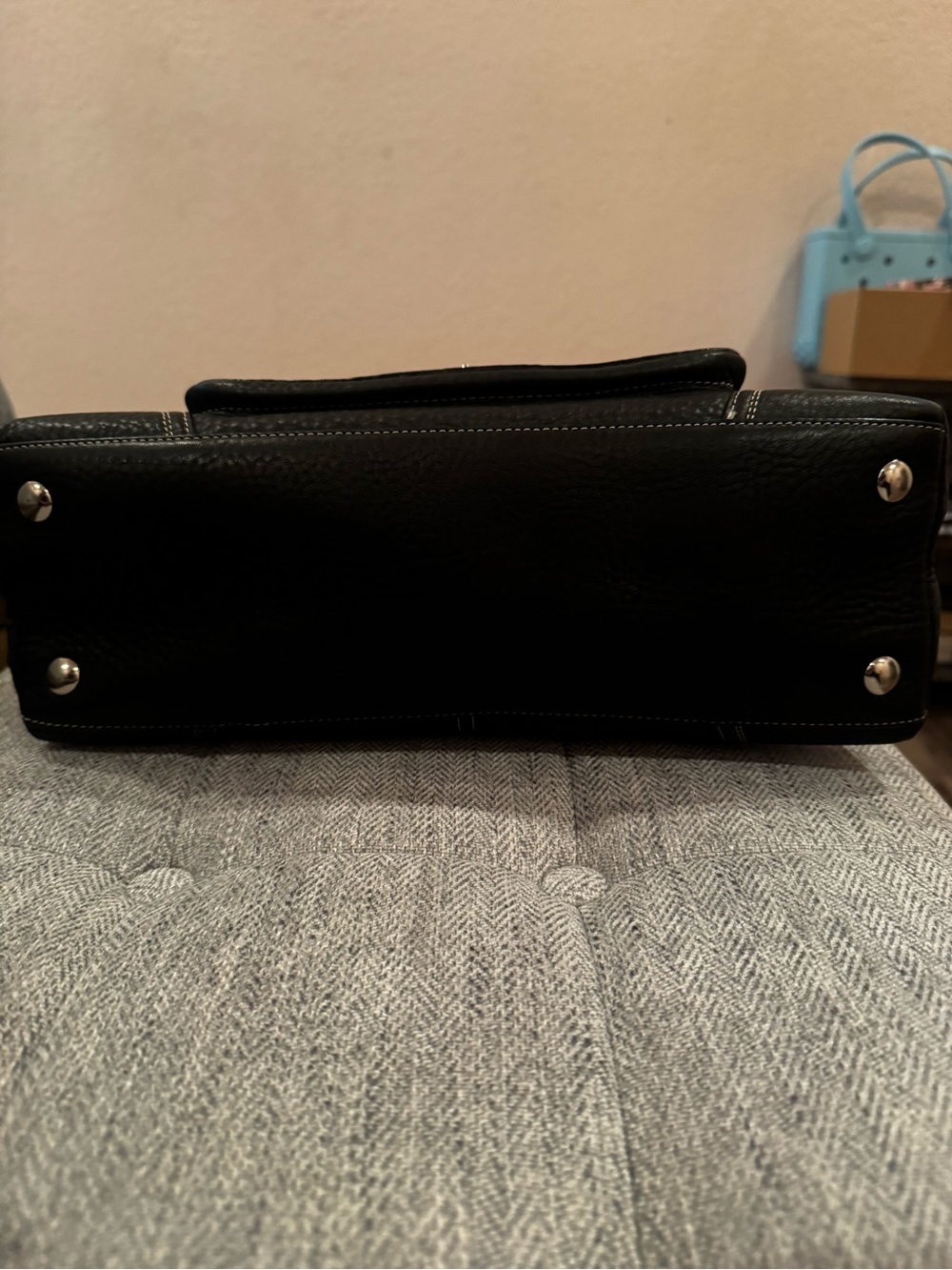 PRE-LOVED ,and  like new, , Coach Hampton  black Pebbled Leather Domed  satchel - Picture 5 of 11